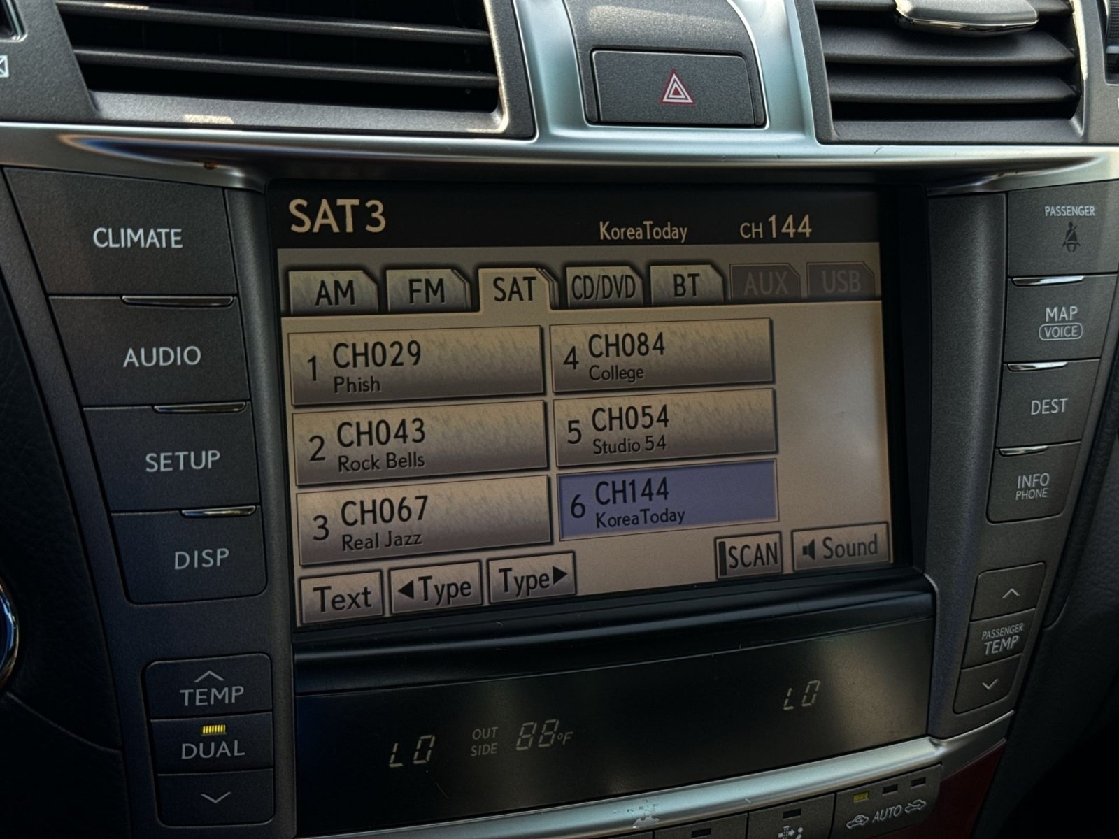 Used 2011 Lexus LS 460 w/ Luxury Value Edition RWD image 18
