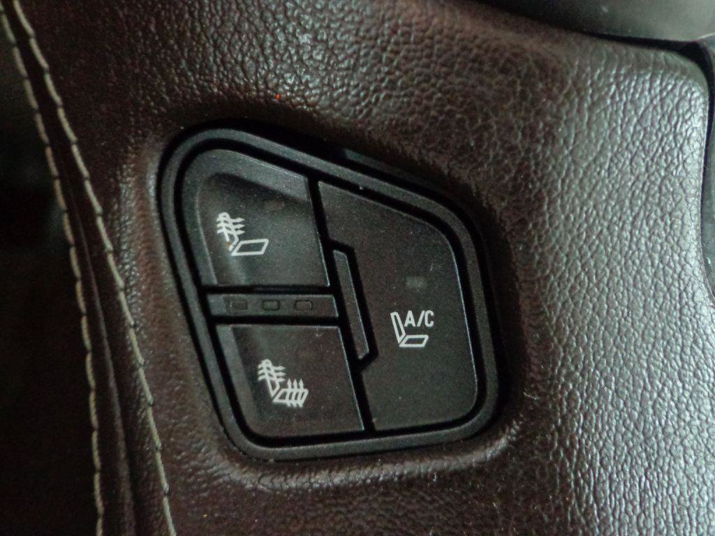 Used 2015 Chevrolet Suburban LTZ image 27