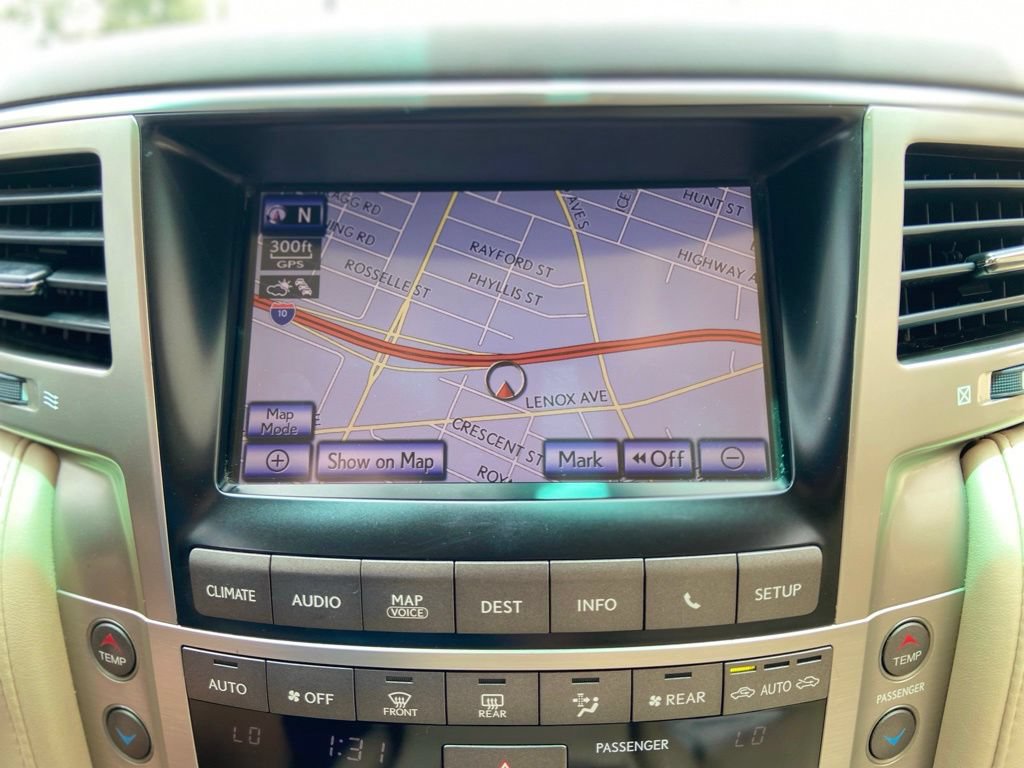 Used 2013 Lexus LX 570 4WD w/ Luxury Pkg image 37