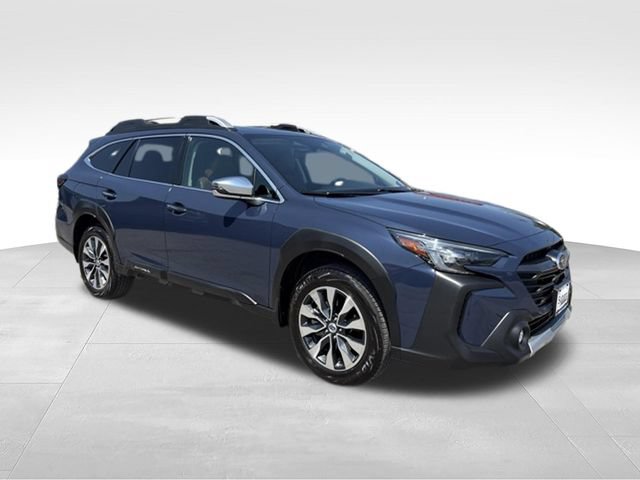 Used 2025 Subaru Outback Touring AWD/4WD image 1
