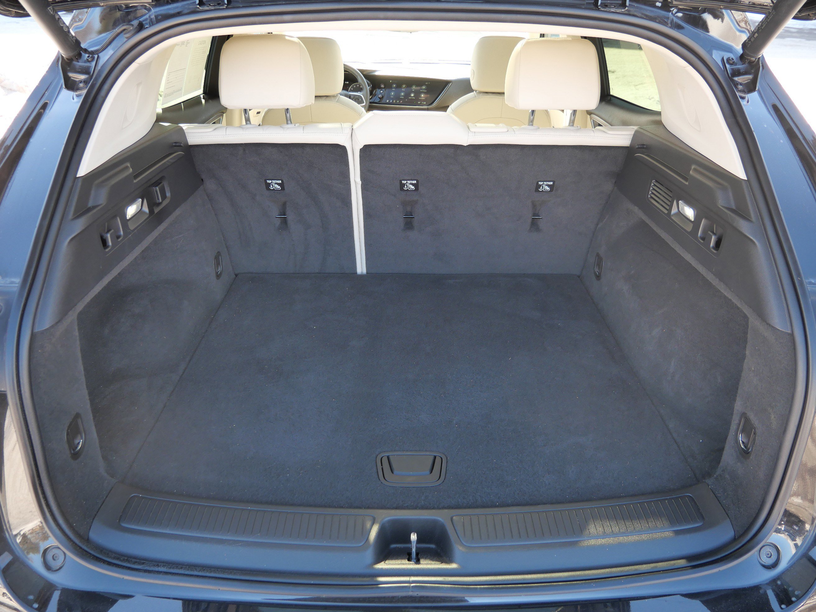 Used 2023 Buick Envision Avenir image 18