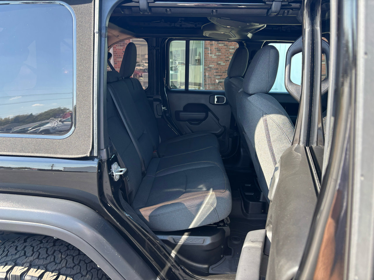 Used 2024 Jeep Wrangler Unlimited AWD/4WD image 13
