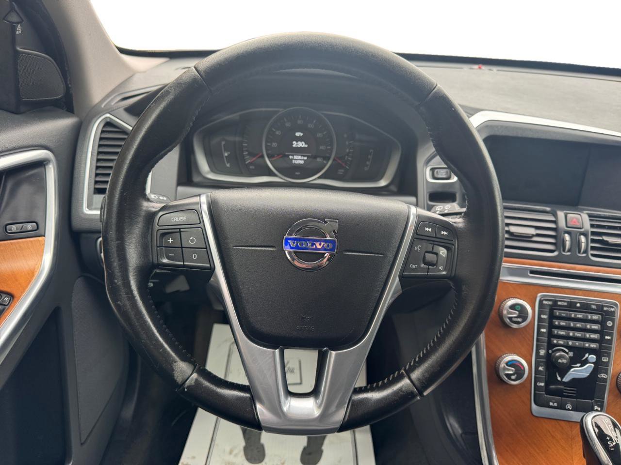 Used 2017 Volvo XC60 T5 Inscription image 9