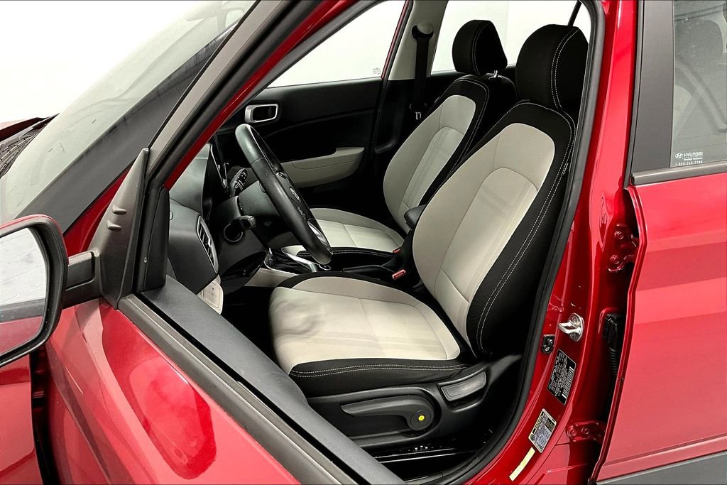 Used 2022 Hyundai Venue SEL w/ Cargo Package image 31