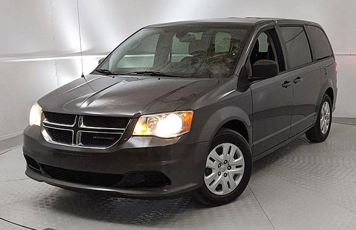 Used 2018 Dodge Grand Caravan SE w/ UConnect Hands-Free Group image 6