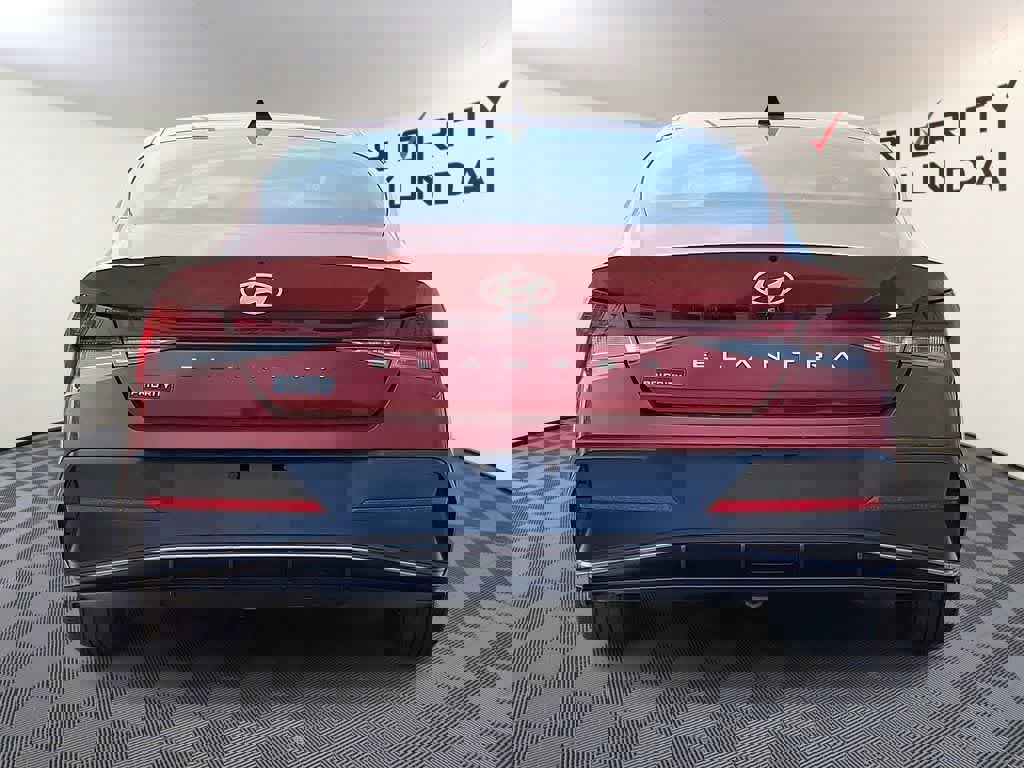Used 2024 Hyundai Elantra SEL w/ Convenience Package image 5