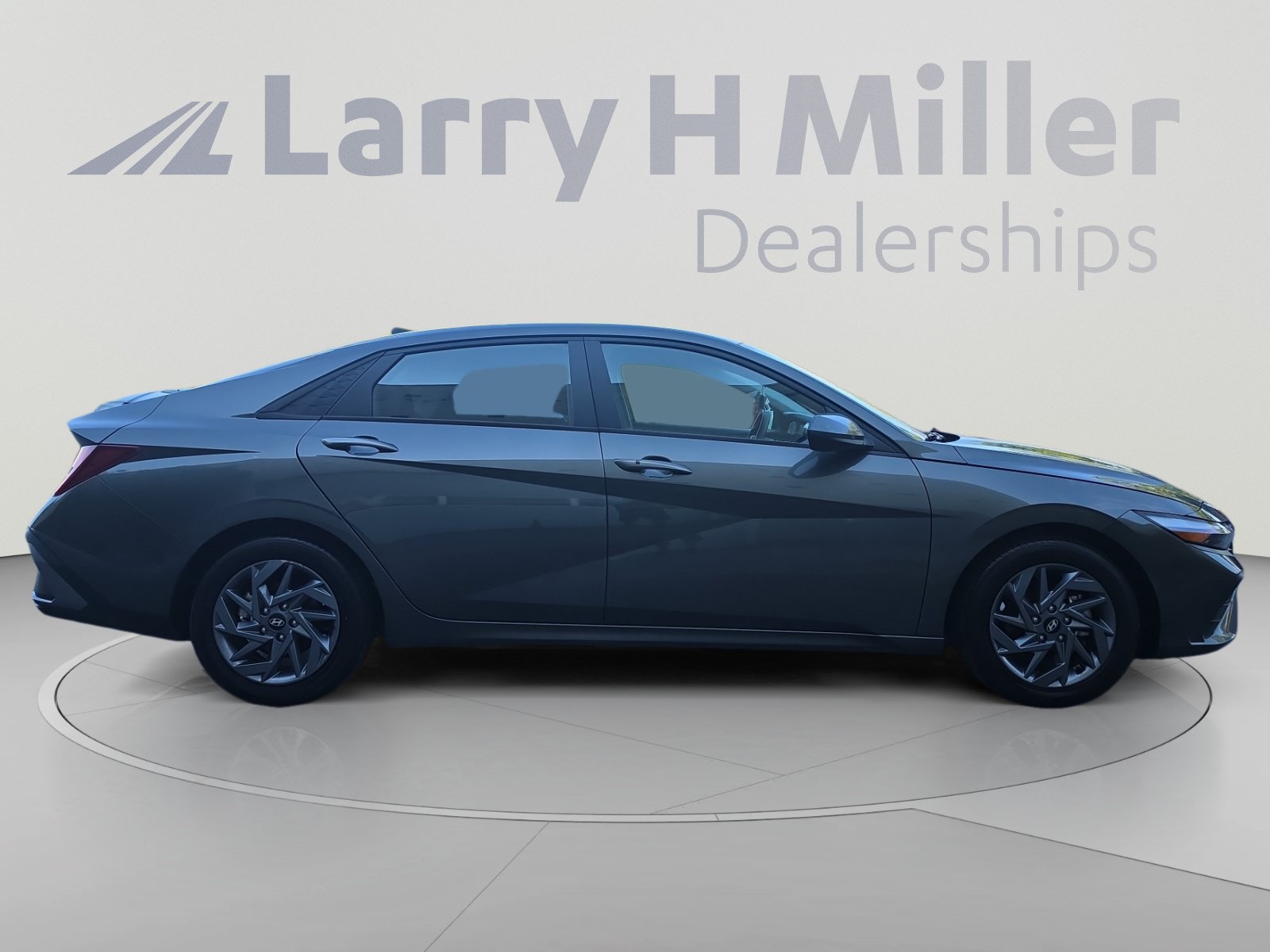 Used 2024 Hyundai Elantra SEL FWD image 6