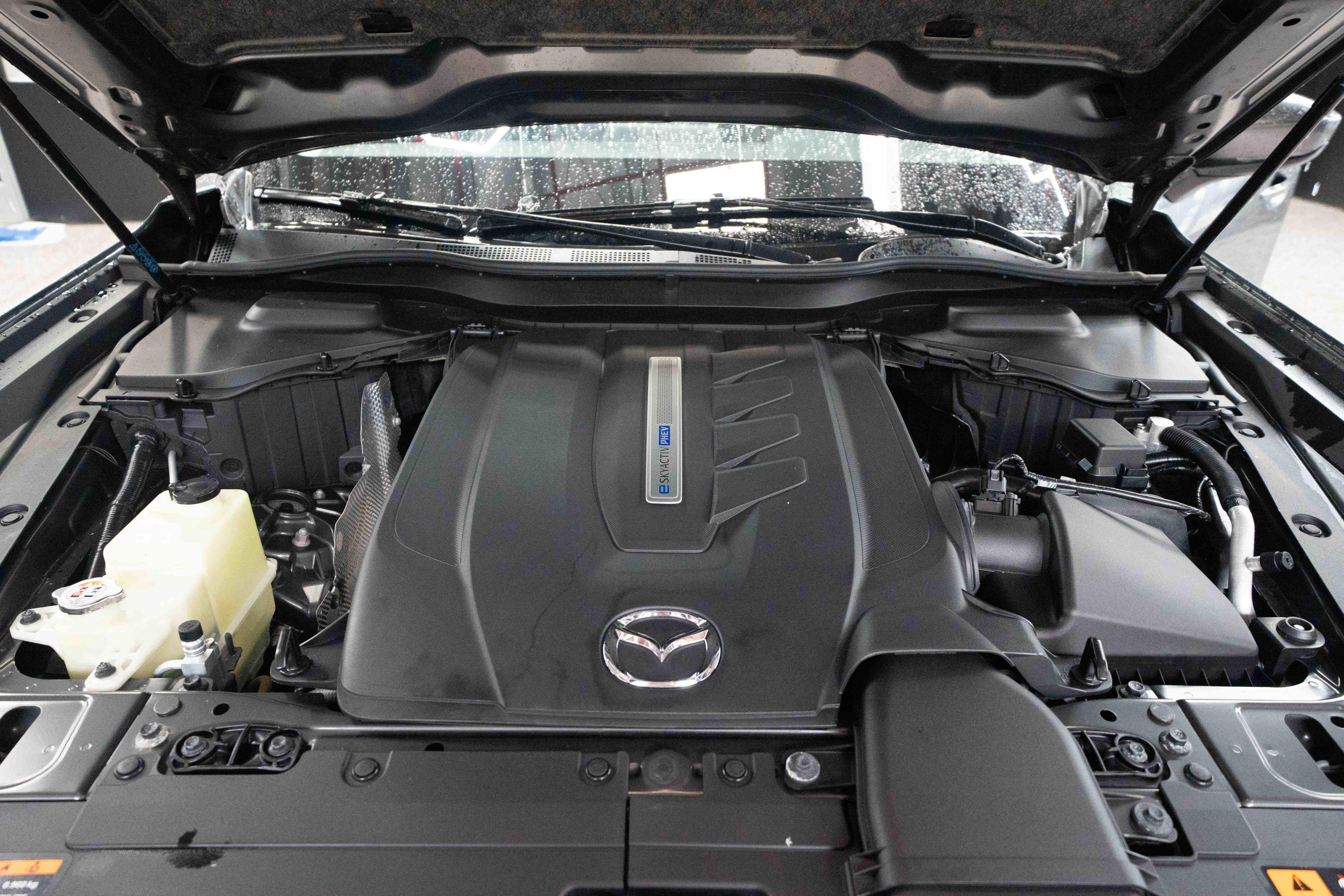 Used 2024 MAZDA CX-90 Plug-In Hybrid w/ Preferred AWD/4WD image 32