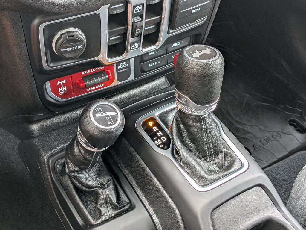 Used 2024 Jeep Wrangler Unlimited Sport AWD/4WD image 24