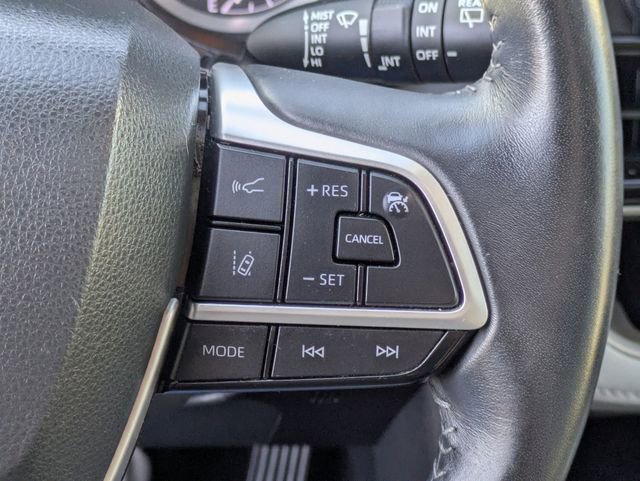 Used 2023 Toyota Highlander XLE image 19