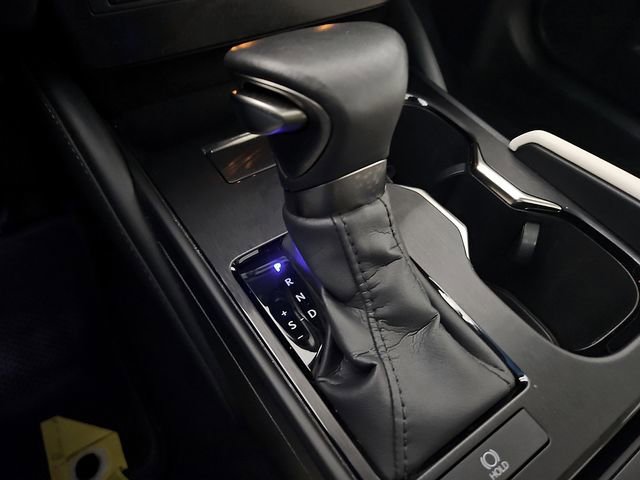 Used 2024 Lexus ES 350 Ultra Luxury w/ Accessory Package (Z2) image 16