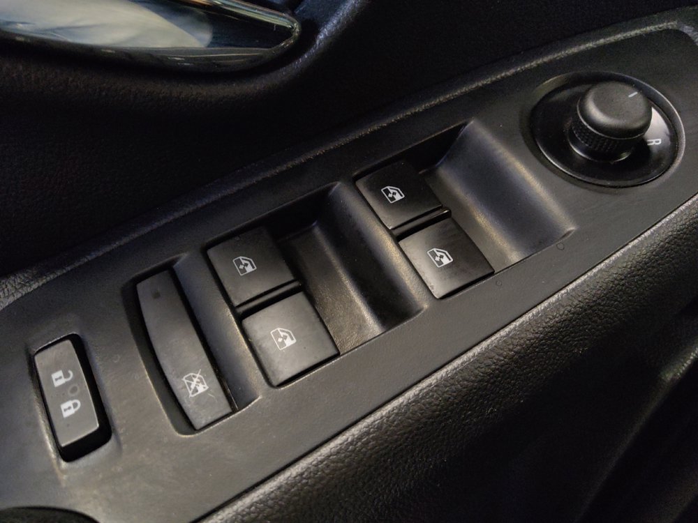 Used 2021 Chevrolet Trax LT w/ Driver Confidence Package FWD image 27