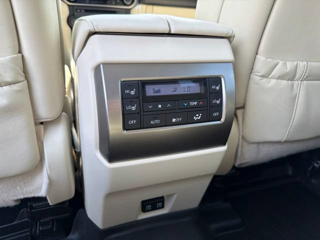 Used 2023 Lexus GX 460 Luxury w/ Sport Design Package AWD/4WD image 31