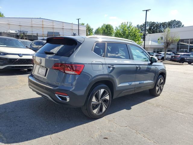 Used 2024 Volkswagen Taos SE image 4