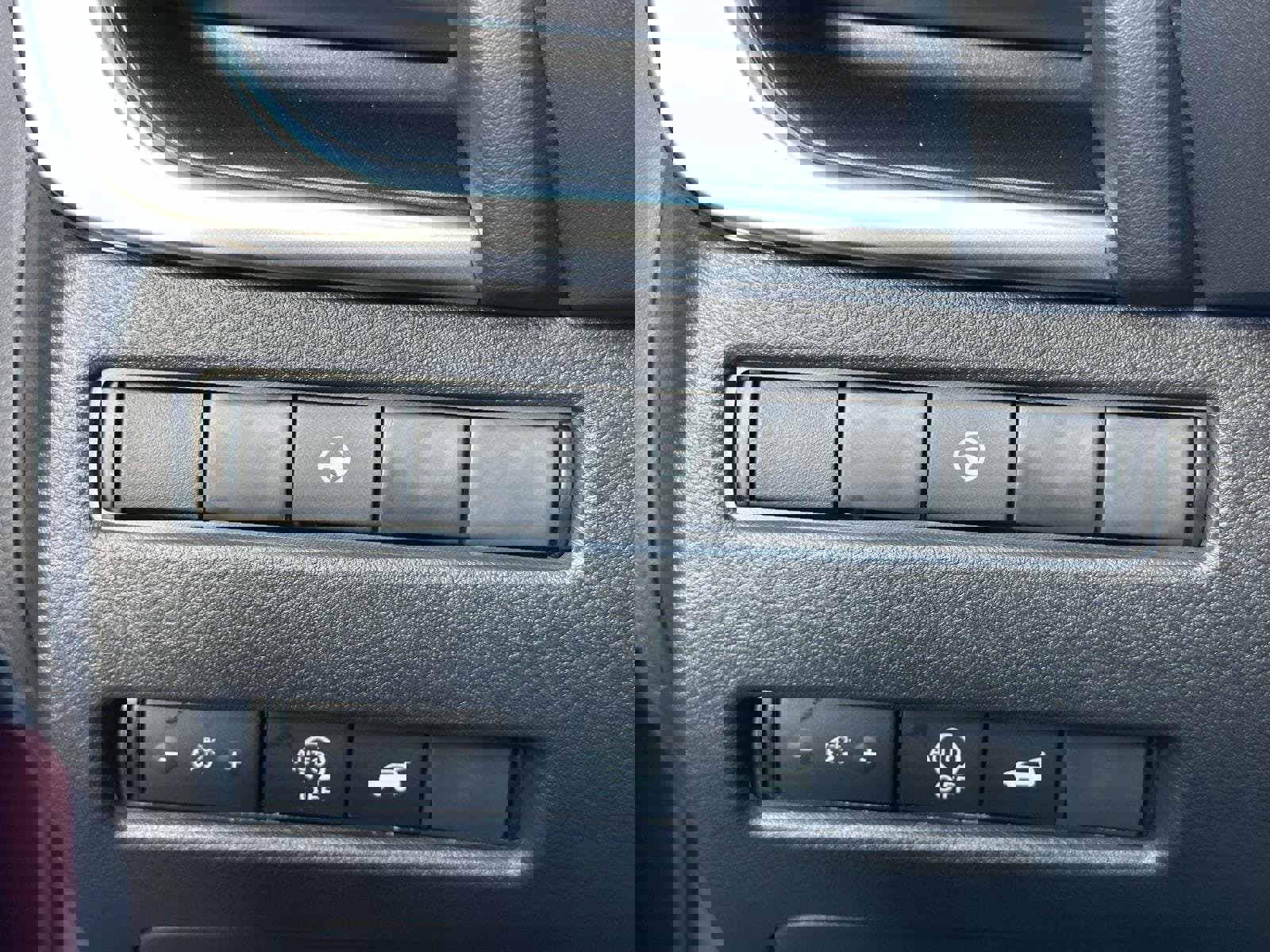 Used 2026 Nissan Rogue SV image 31