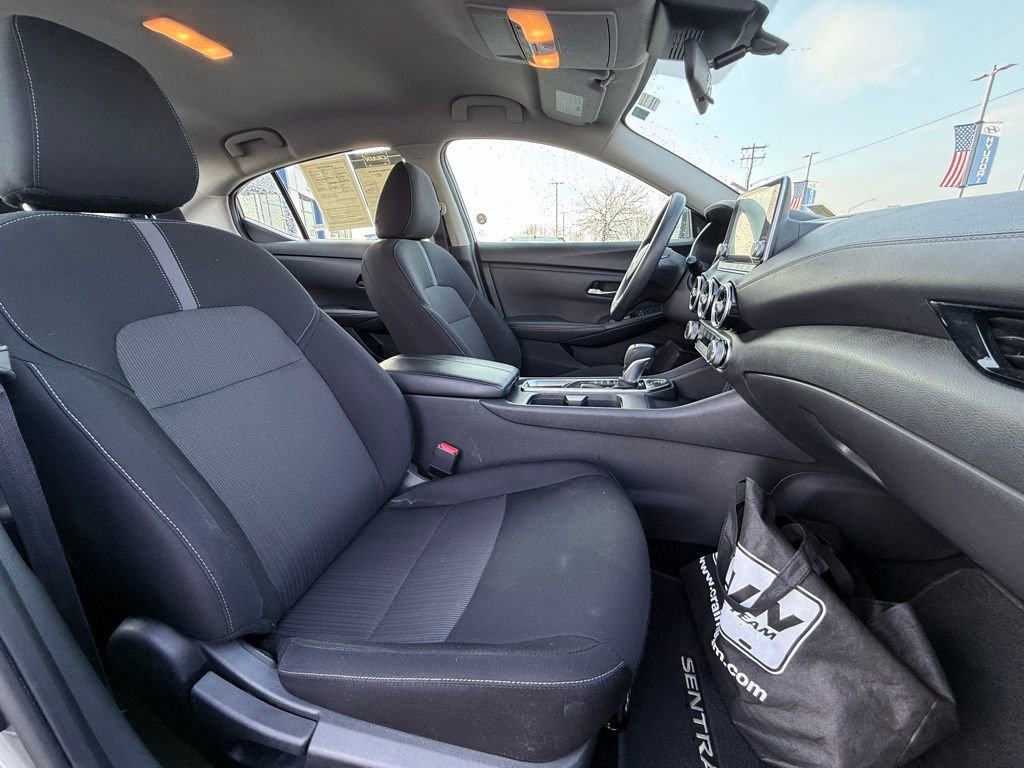 Used 2024 Nissan Sentra SV image 28