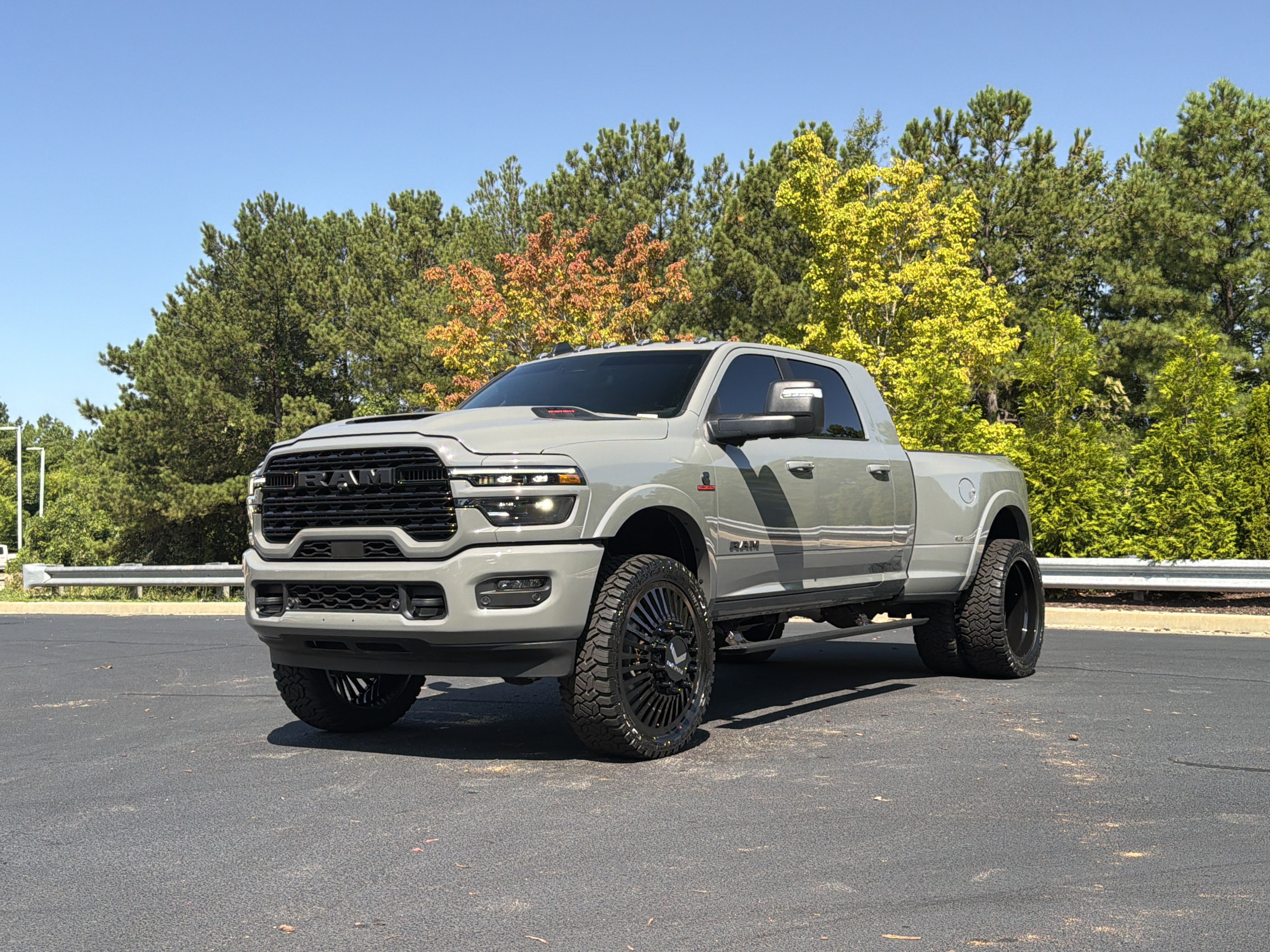 Used 2026 RAM 3500 Limited AWD/4WD image 14