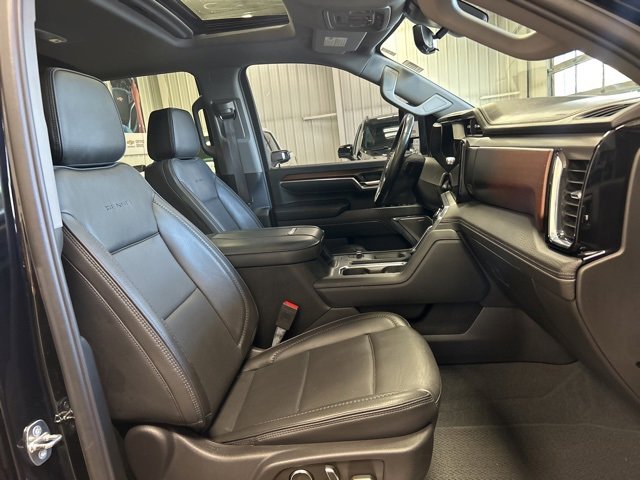 Used 2024 GMC Sierra 3500 Denali w/ Denali Reserve Package image 30