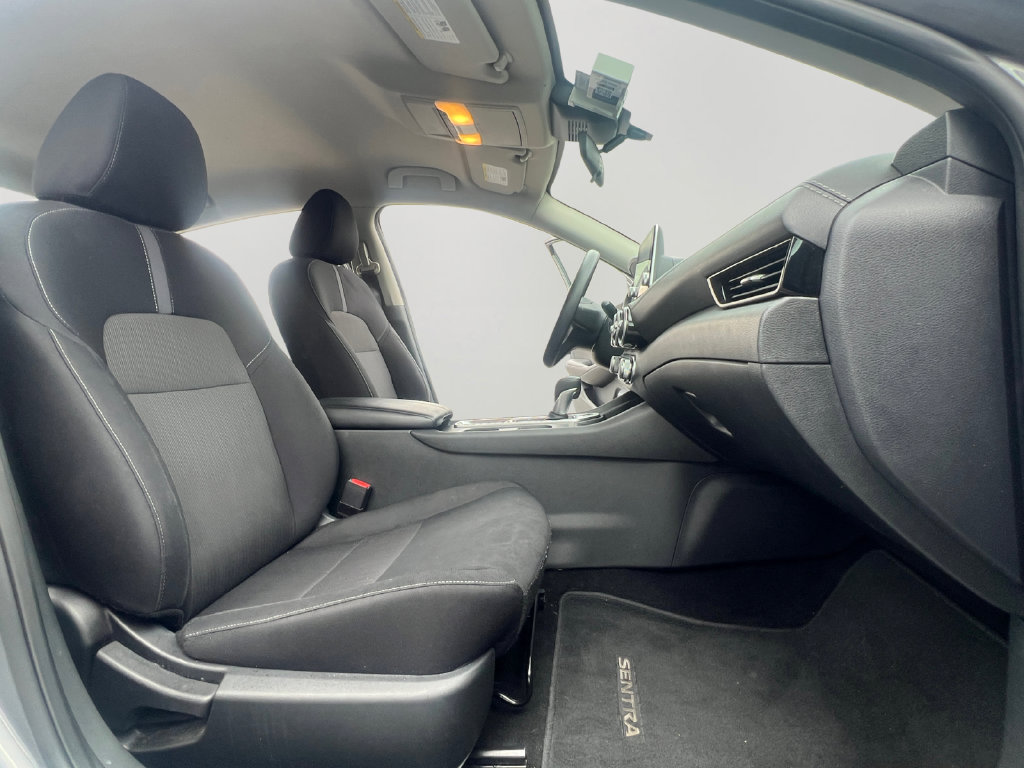 Used 2024 Nissan Sentra SV FWD image 23