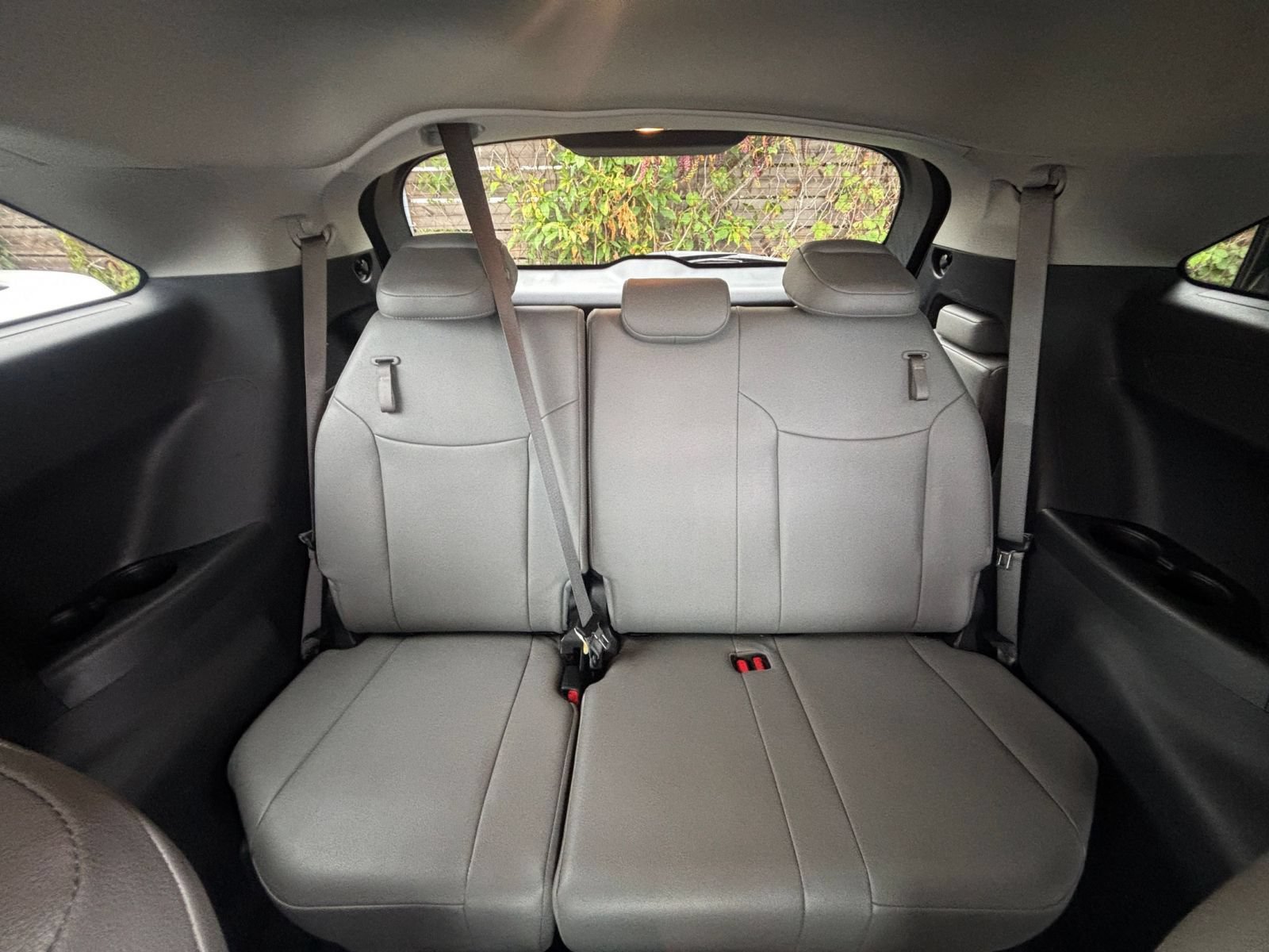 Used 2025 Toyota Sienna XLE FWD image 31