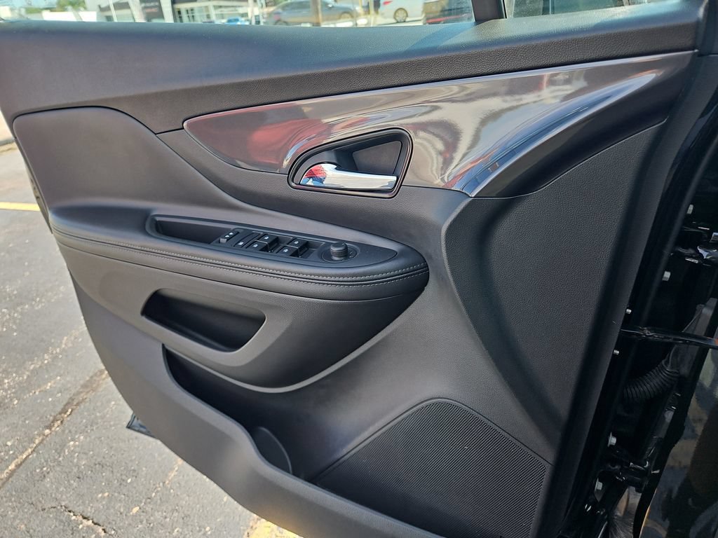Used 2021 Buick Encore Preferred FWD image 22