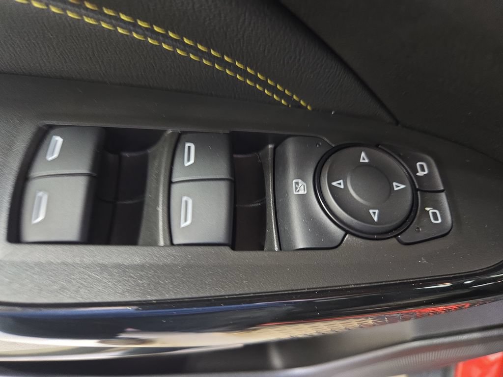 Used 2024 Chevrolet Trax LT w/ Driver Confidence Package FWD image 31