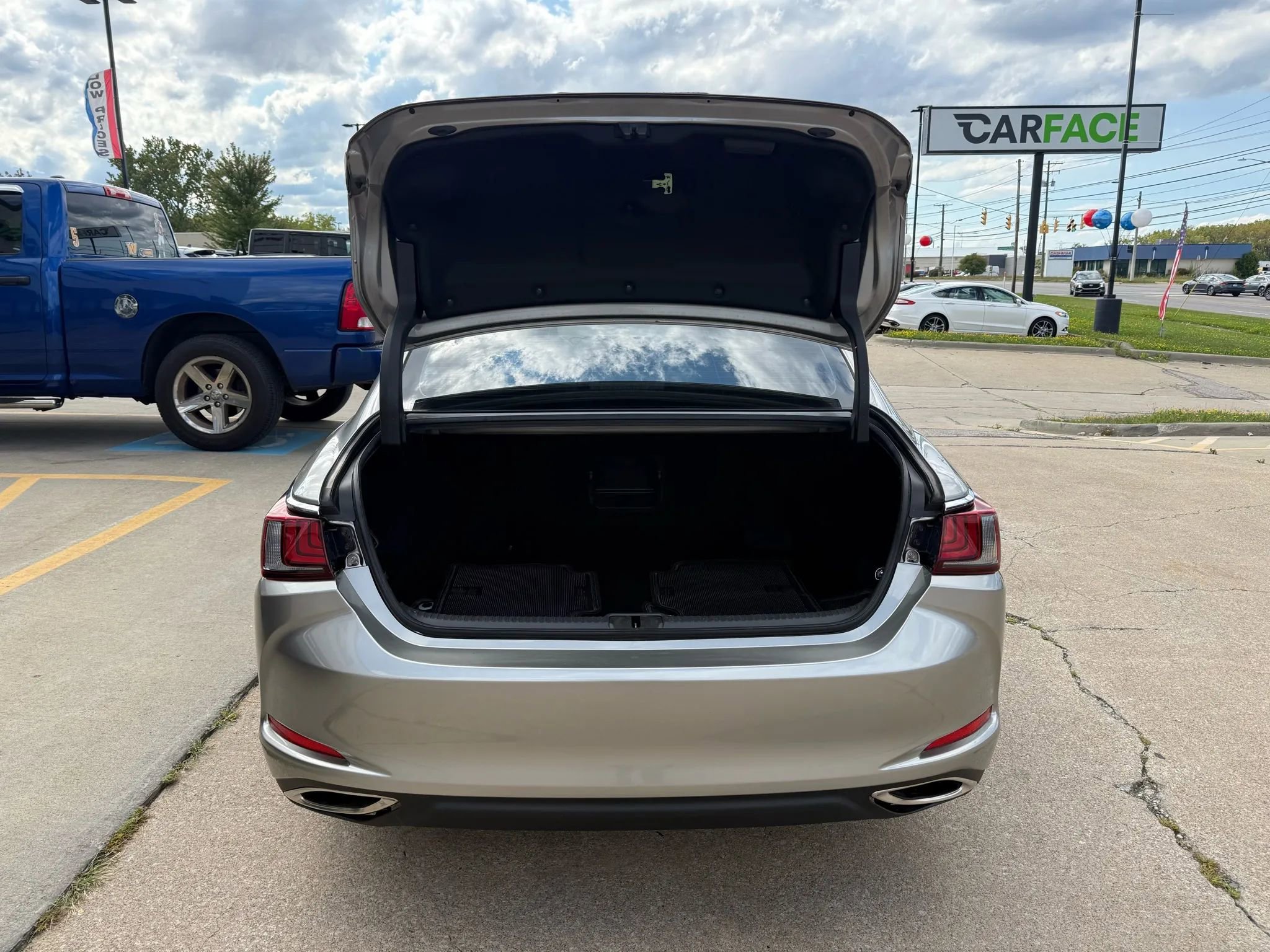 Used 2020 Lexus ES 350 F Sport image 12