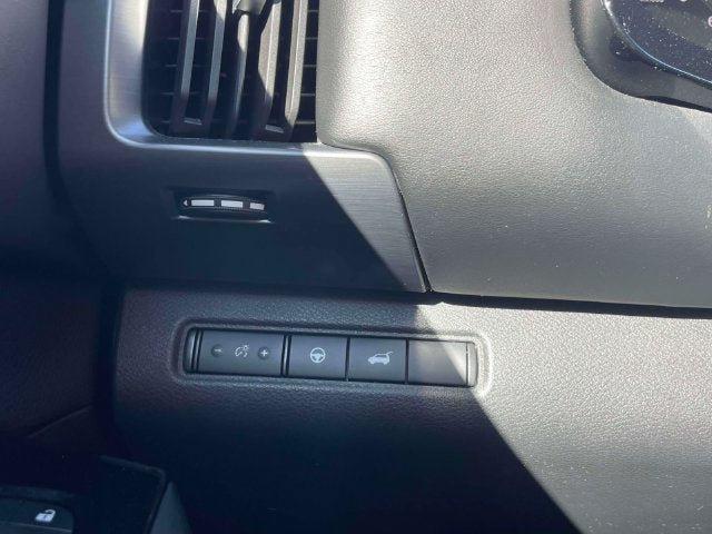 Used 2025 Nissan Pathfinder SL AWD/4WD image 20