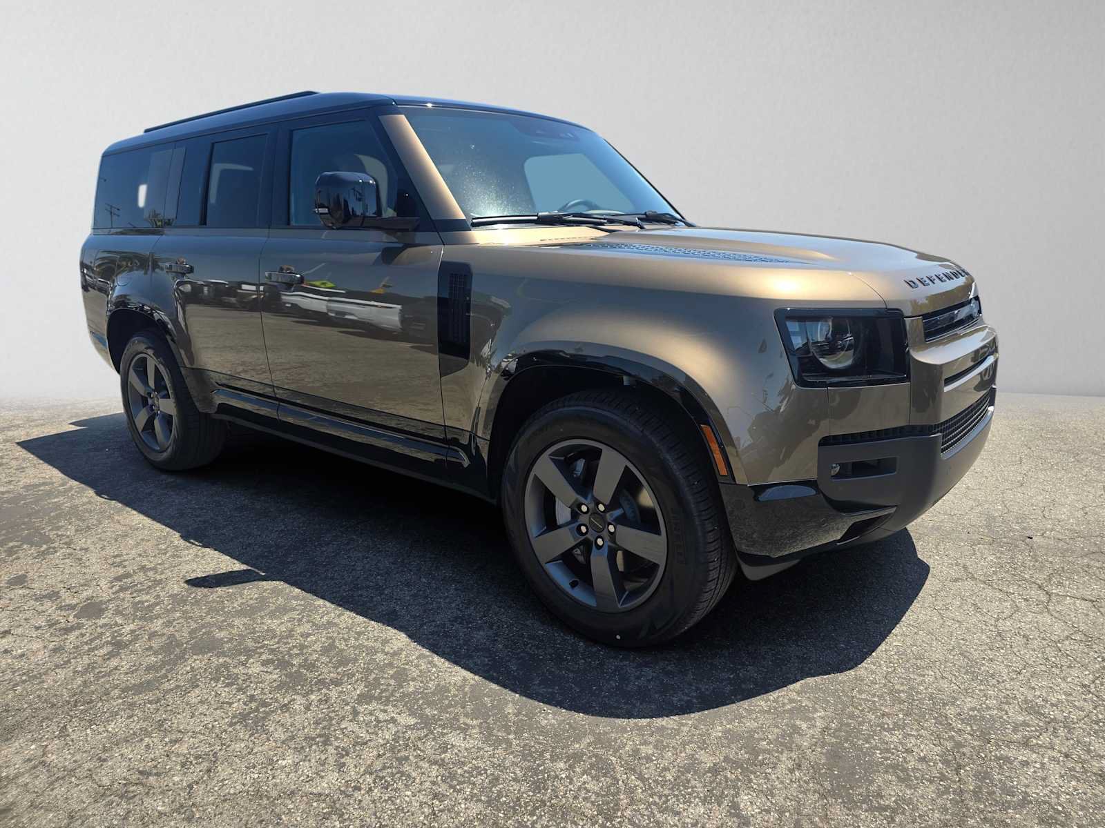 New 2026 Land Rover Defender 130 X-Dynamic SE AWD/4WD image 7