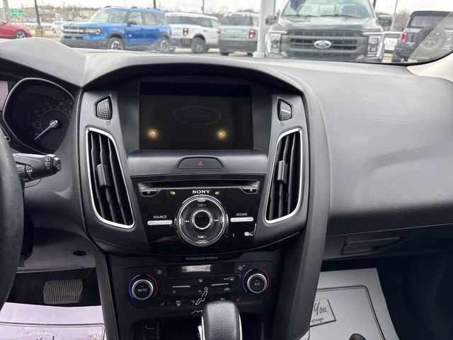 Used 2018 Ford Focus SEL w/ Cold Weather Package FWD image 30