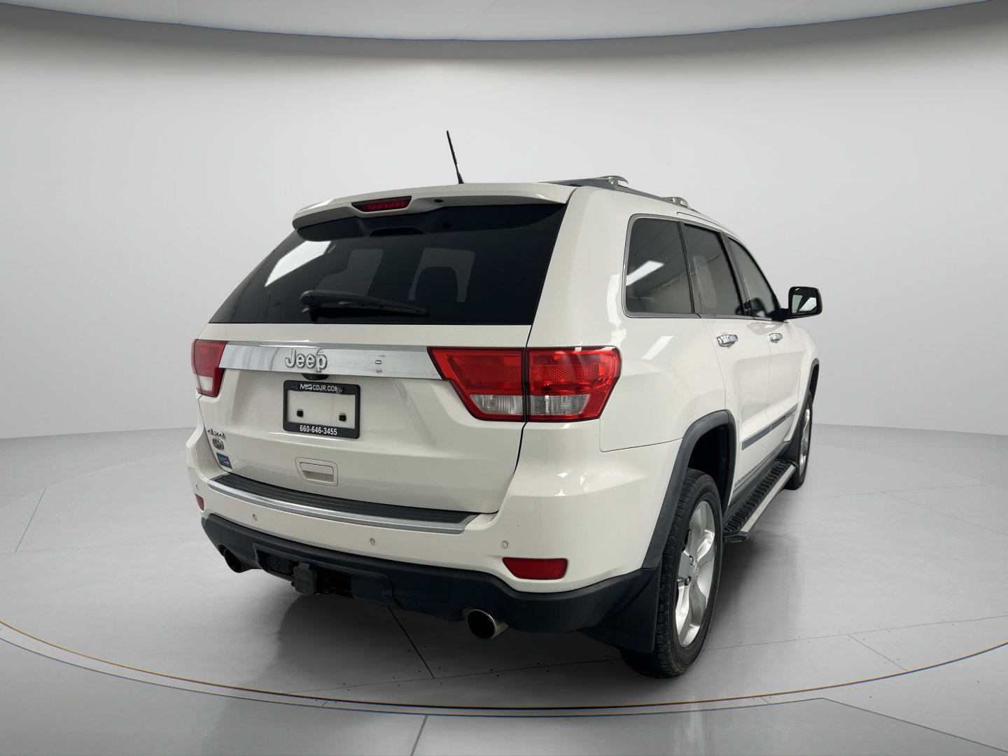 Used 2011 Jeep Grand Cherokee Overland AWD/4WD image 8