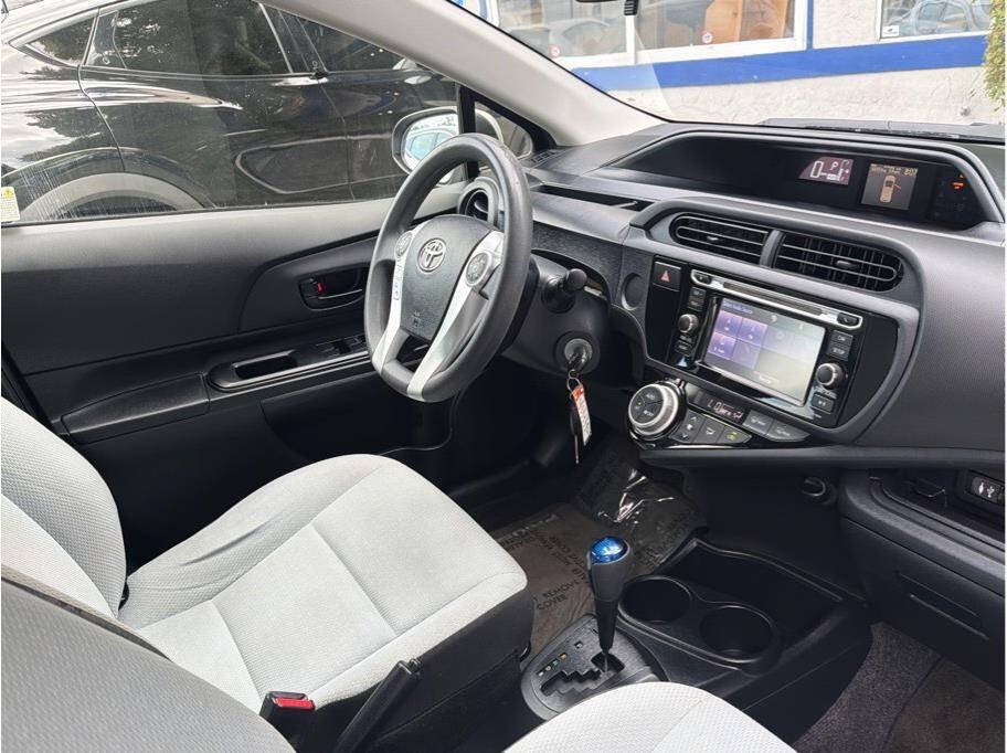 Used 2016 Toyota Prius C One FWD image 6
