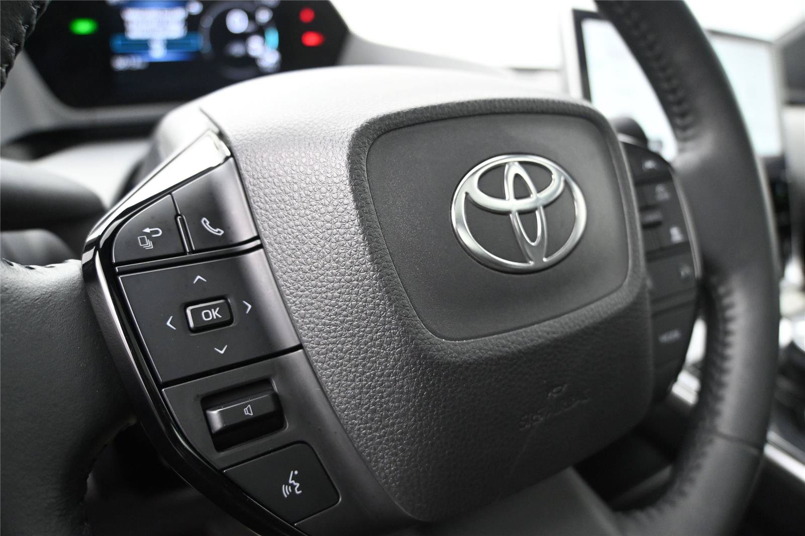 Used 2023 Toyota bZ4X AWD w/ Weather Package image 3