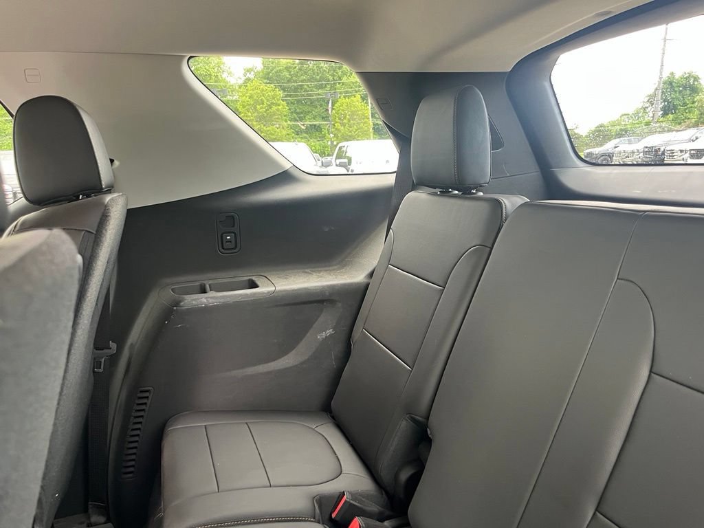 Used 2021 Chevrolet Traverse RS FWD image 31