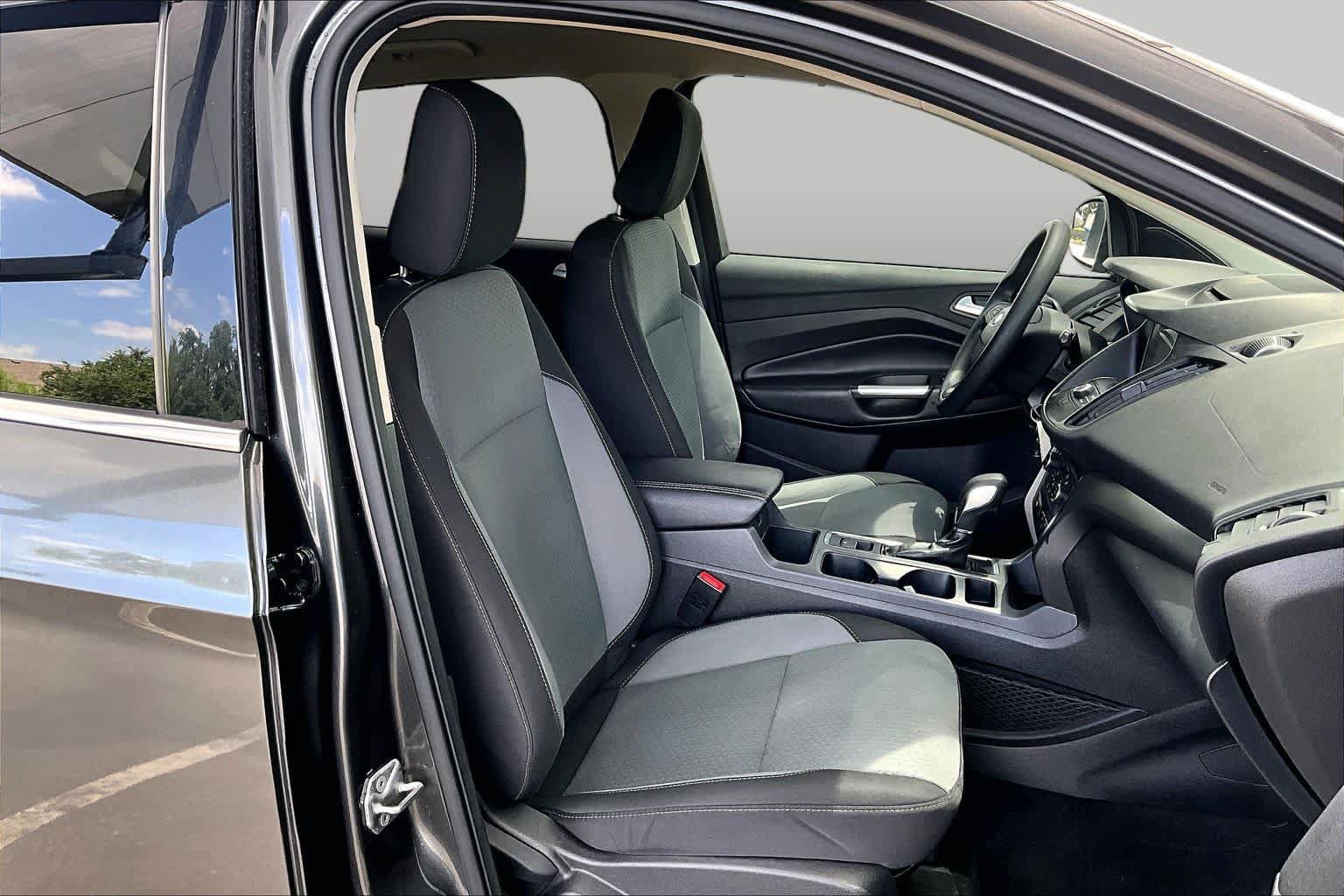 Used 2018 Ford Escape SE w/ SE Sync 3 Package AWD/4WD image 9