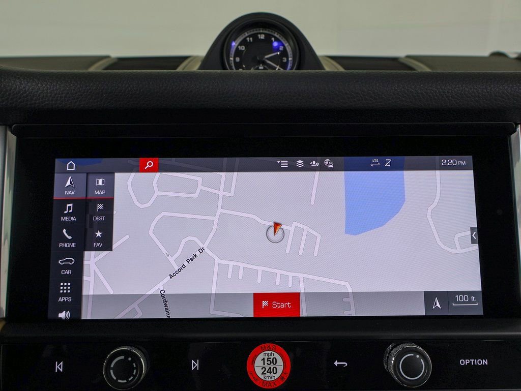 Certified 2025 Porsche Macan image 13