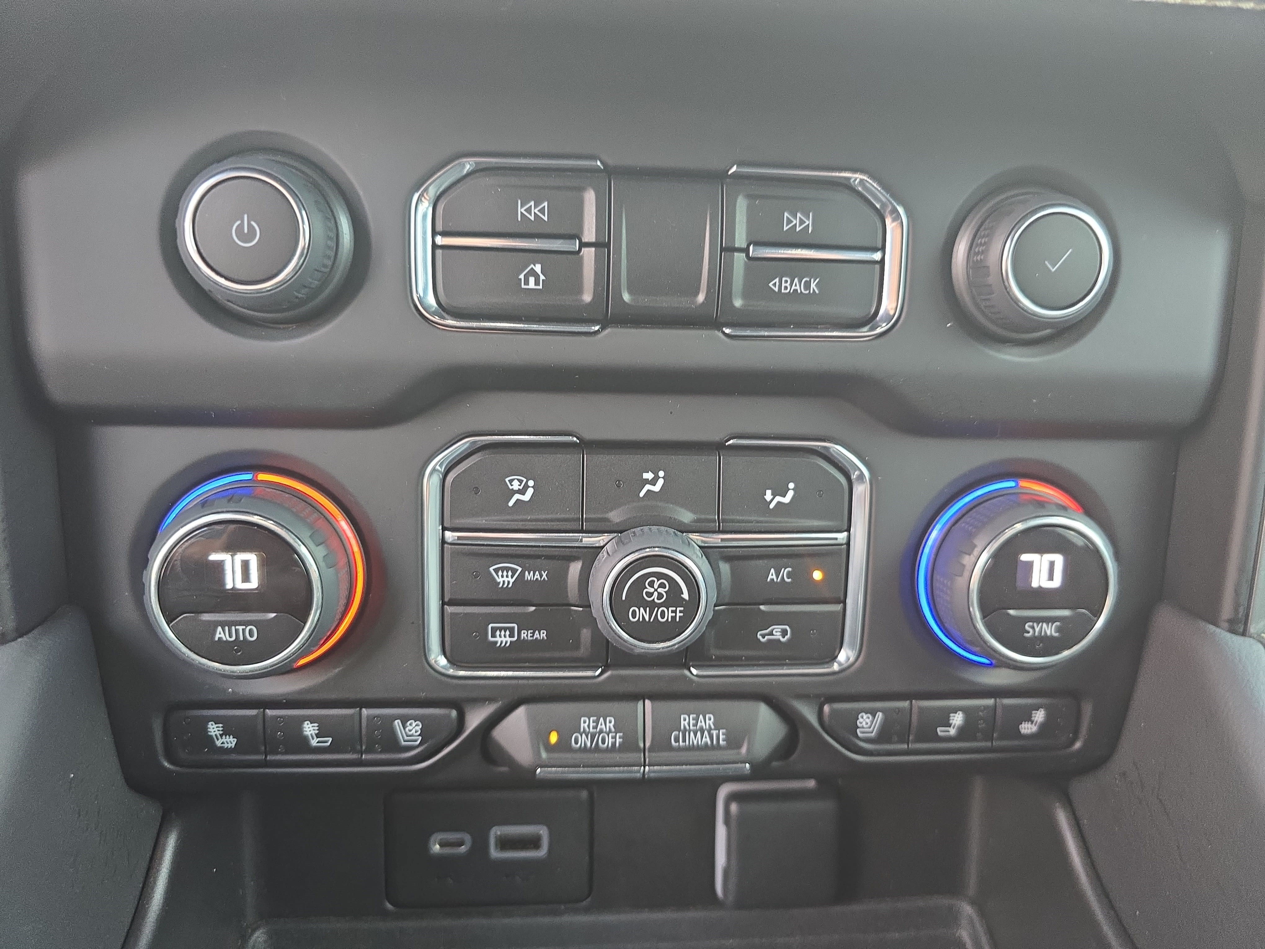 Used 2023 Chevrolet Tahoe Premier AWD/4WD image 22