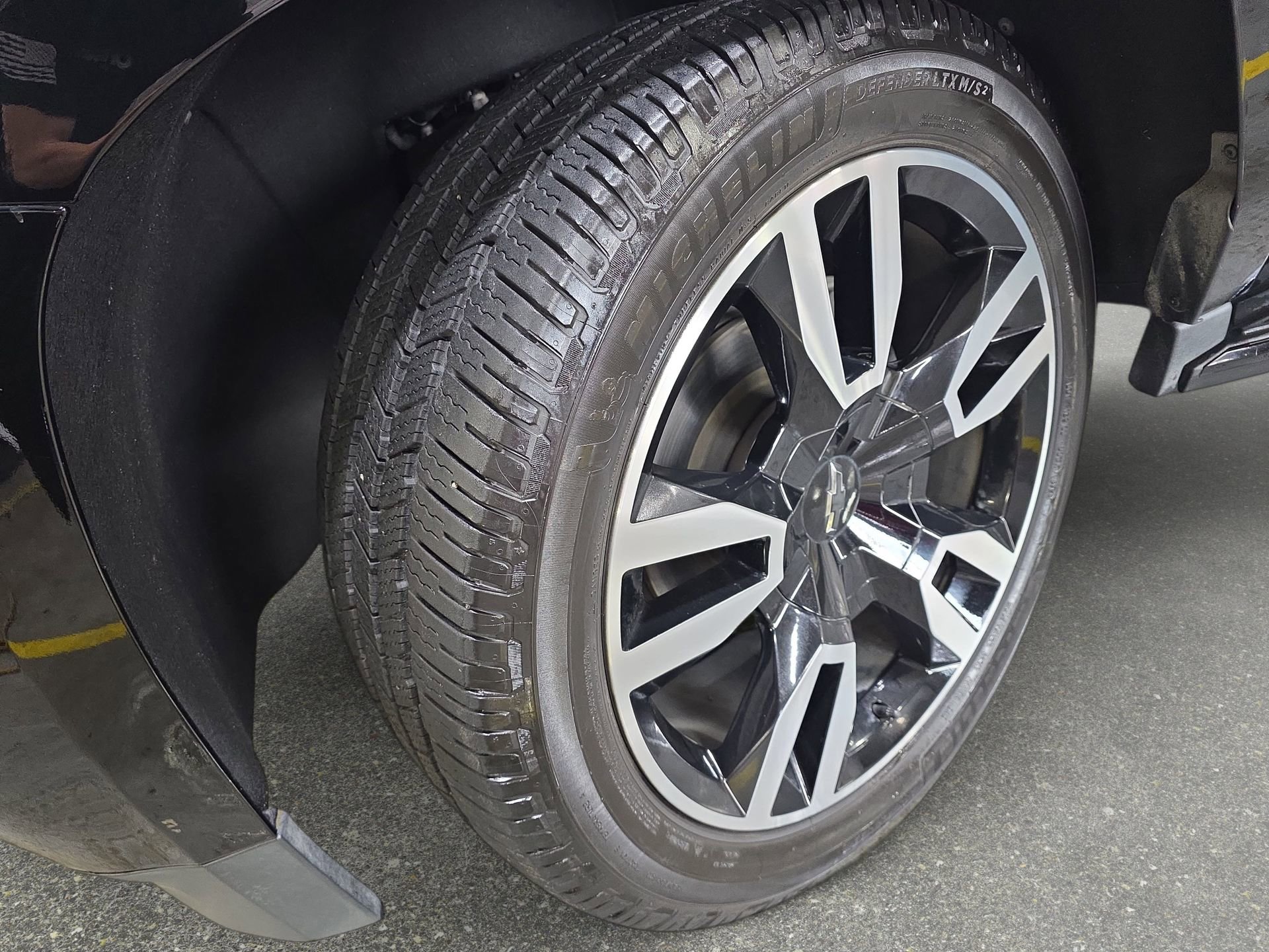 Used 2020 Chevrolet Tahoe Premier w/ 6.2L Performance Package AWD/4WD image 31