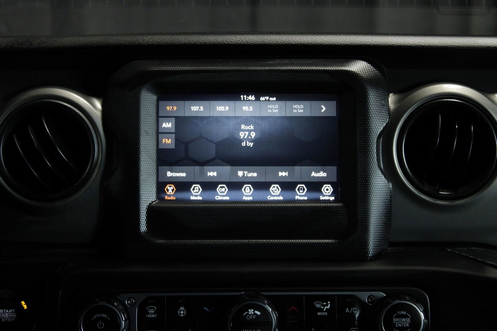 Used 2022 Jeep Wrangler Unlimited Sport image 34