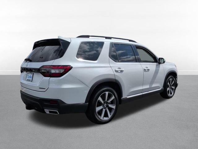 Used 2023 Honda Pilot Touring image 6