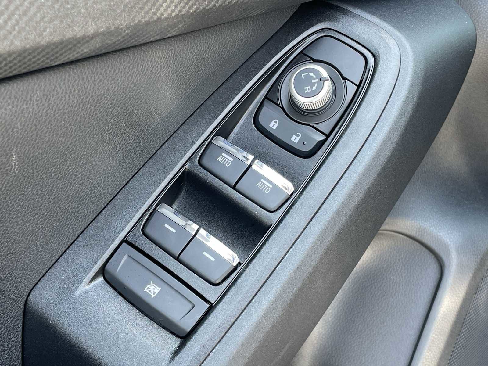 Certified 2025 Subaru Crosstrek 2.5i Limited w/ Popular Package #4A AWD/4WD image 12