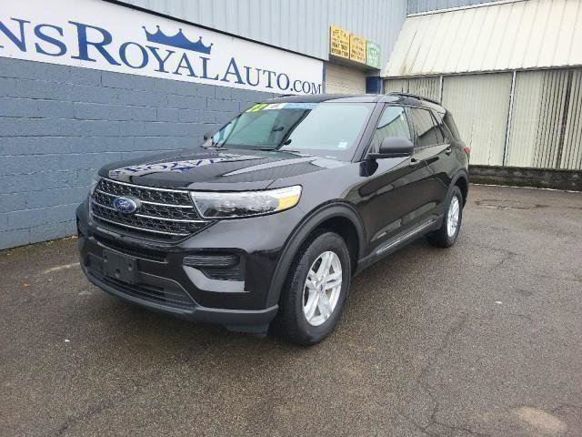 Used 2022 Ford Explorer XLT image 2