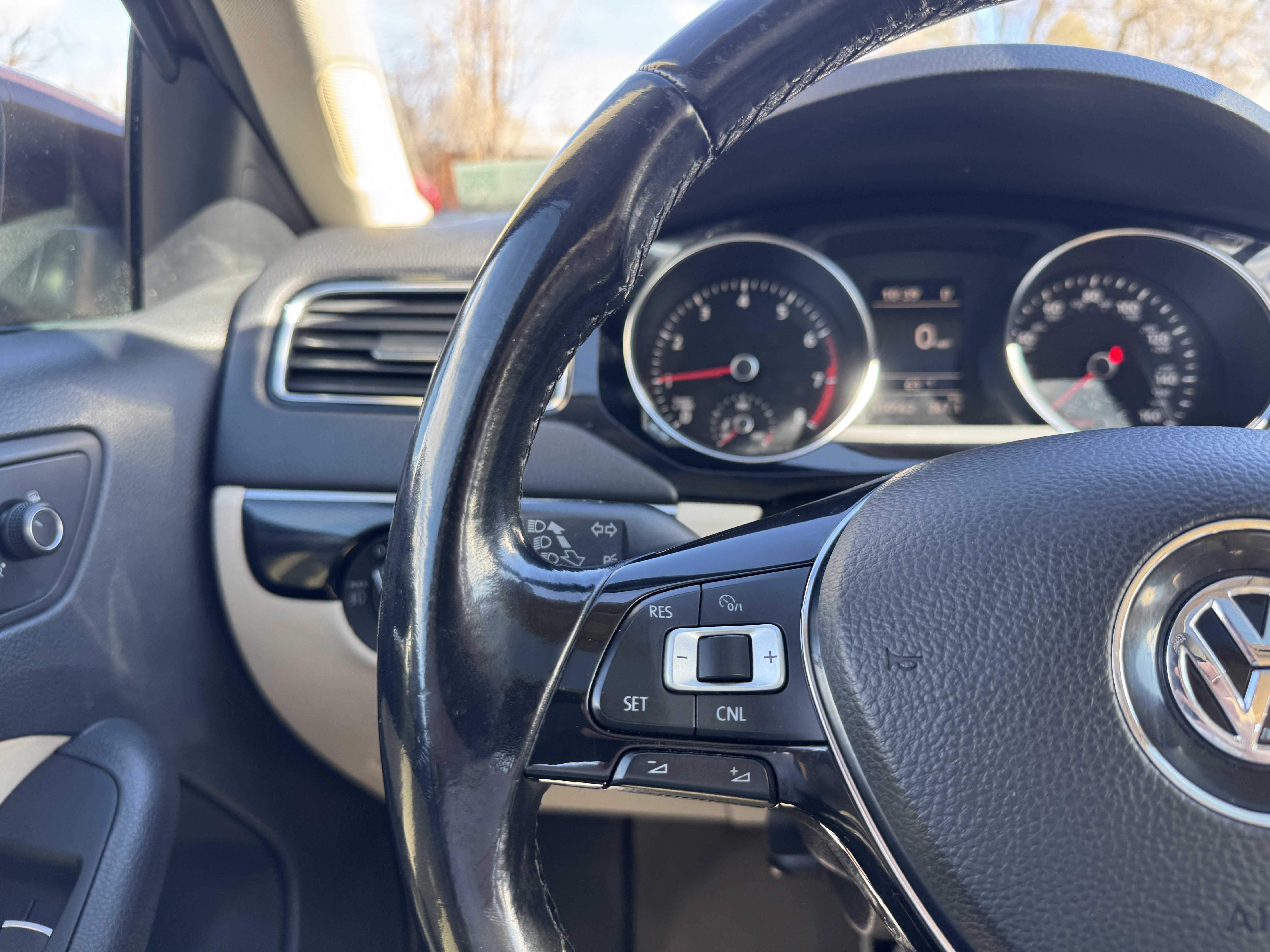 Used 2016 Volkswagen Jetta SEL w/ Lighting Package image 24