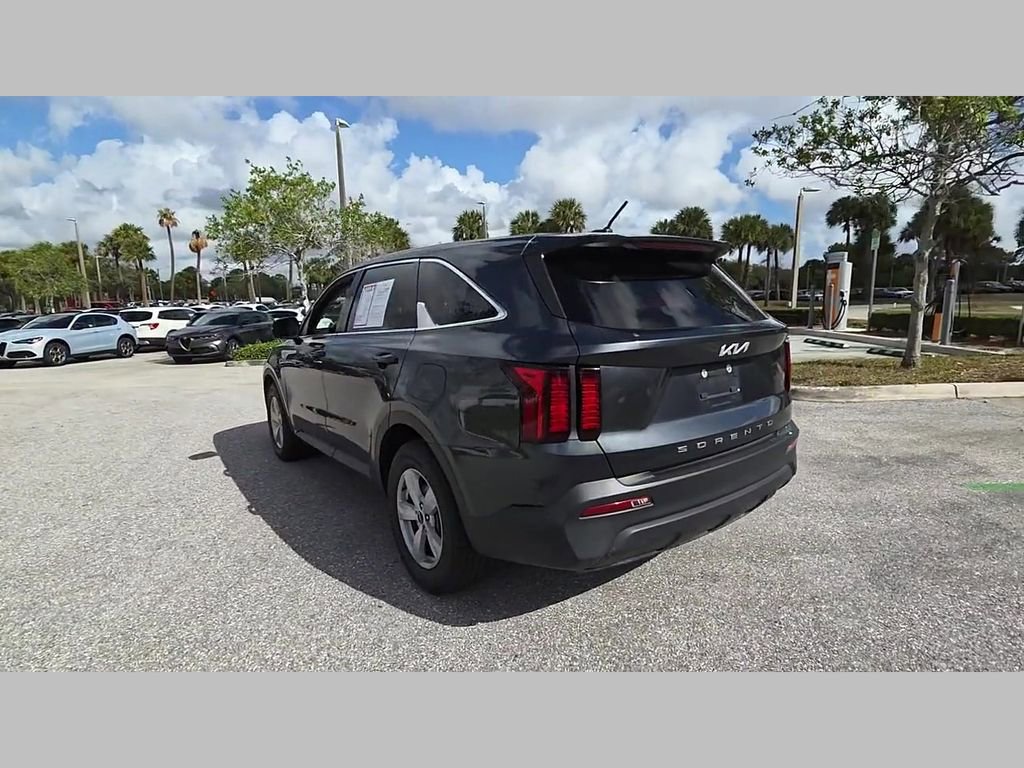Used 2022 Kia Sorento LX image 34