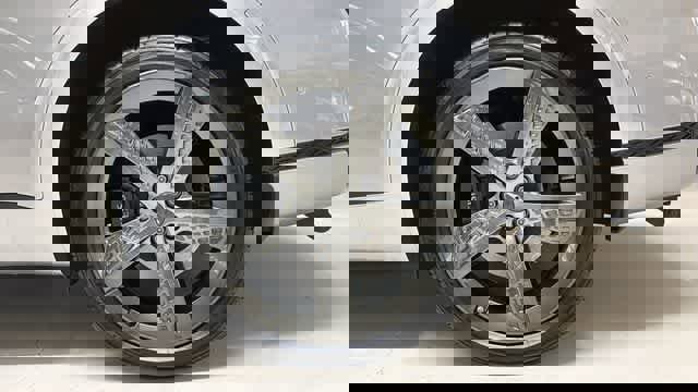 Used 2025 Genesis GV70 3.5T Sport w/ Sport Prestige Package AWD/4WD image 11