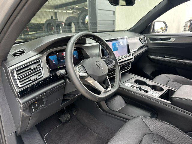 Used 2024 Volkswagen Atlas Cross Sport SE image 13