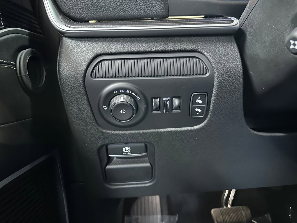 Used 2024 Jeep Wagoneer 4WD image 20