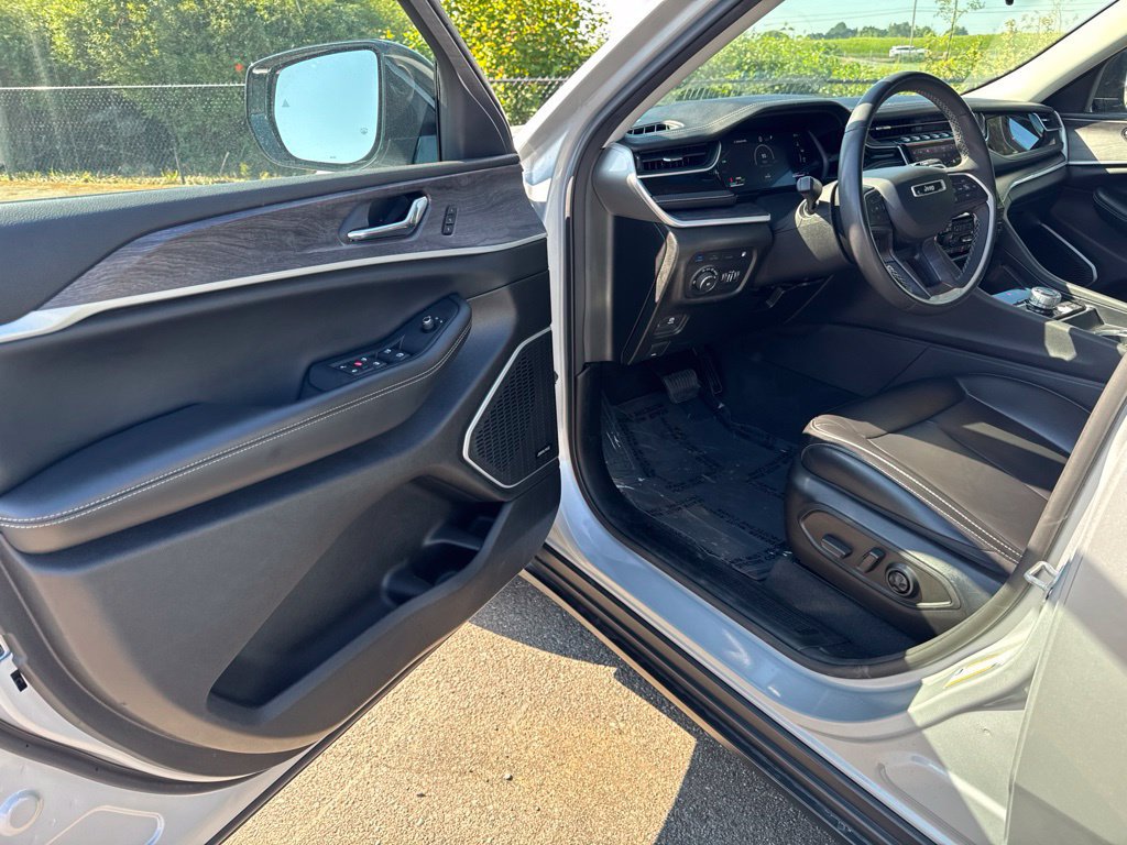 Used 2024 Jeep Grand Cherokee Limited 4xe AWD/4WD image 29