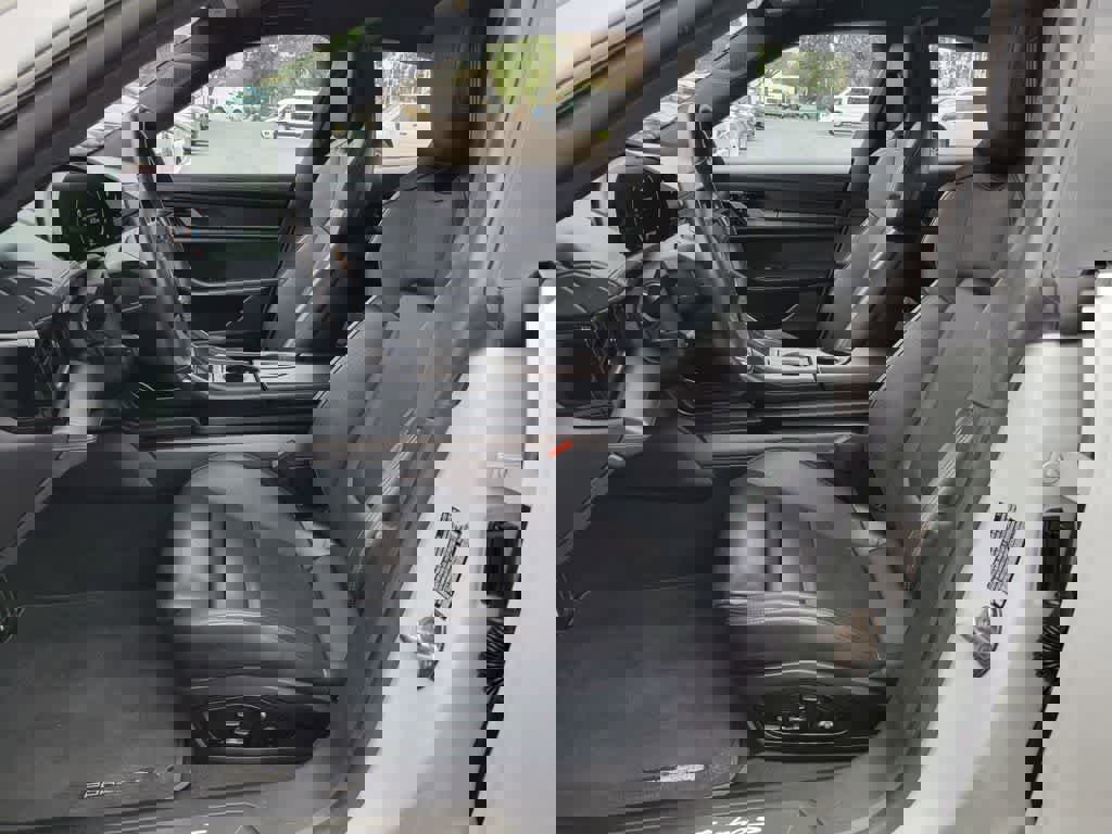 Used 2021 Porsche Taycan Turbo image 12