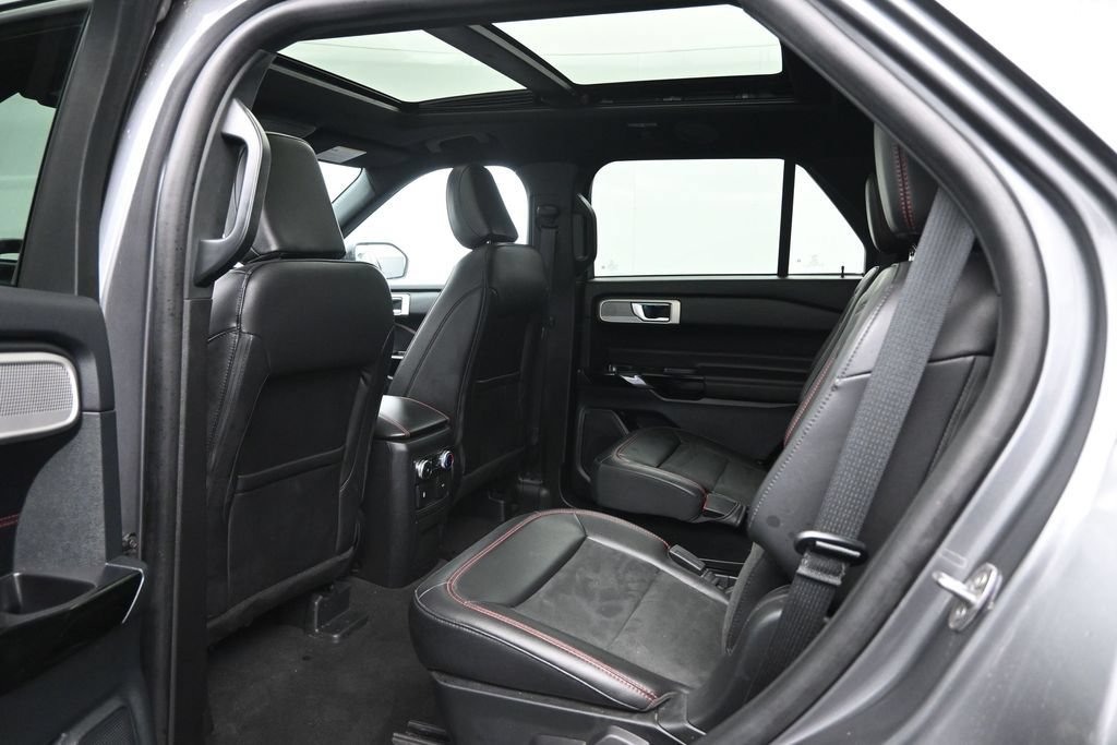 Used 2023 Ford Explorer ST-Line w/ Class IV Trailer Tow Package AWD/4WD image 25